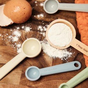 Silicone & Beechwood Measuring Spoon Set